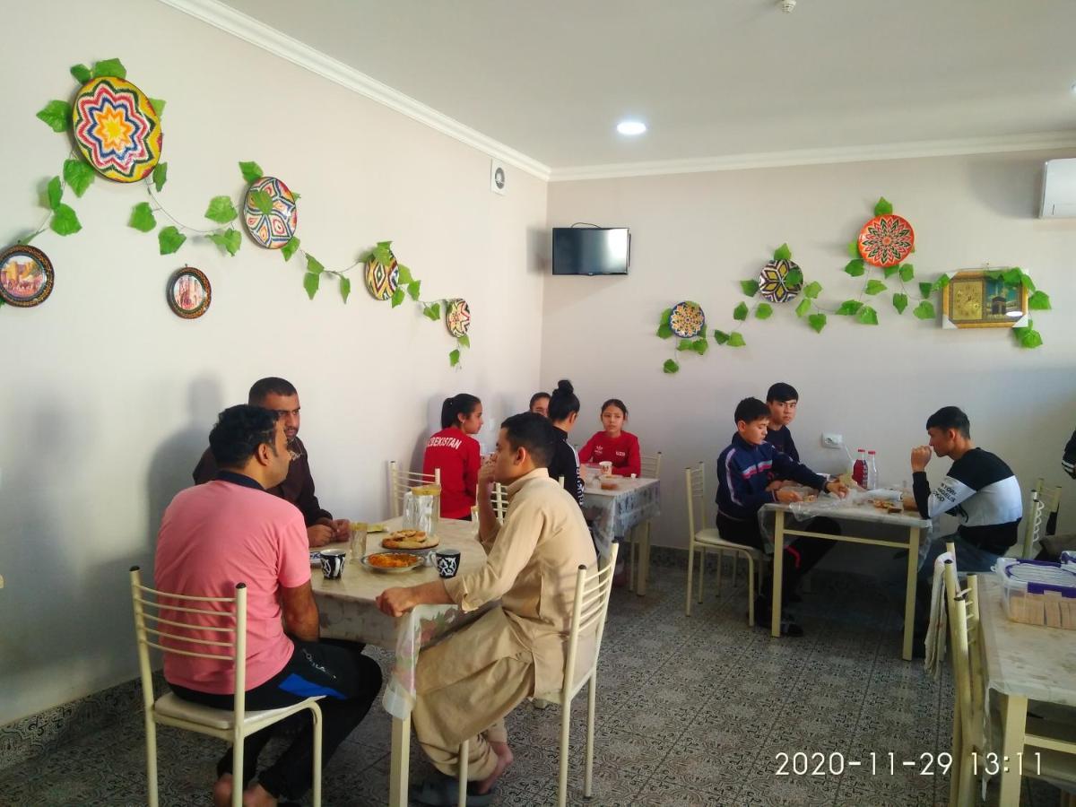 Hostel Bukhara Gold Tasjkent Exteriör bild