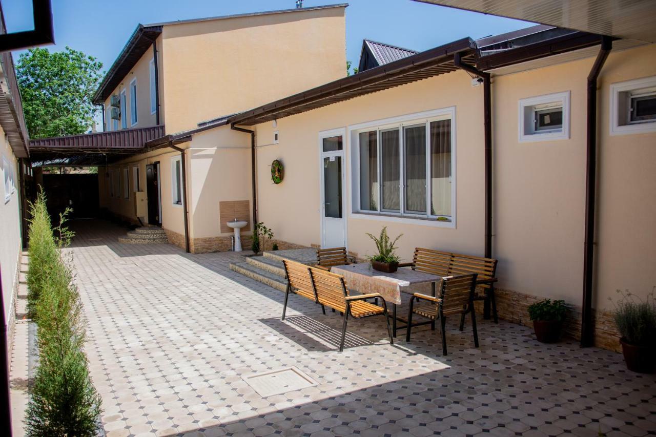 Hostel Bukhara Gold Tasjkent Exteriör bild