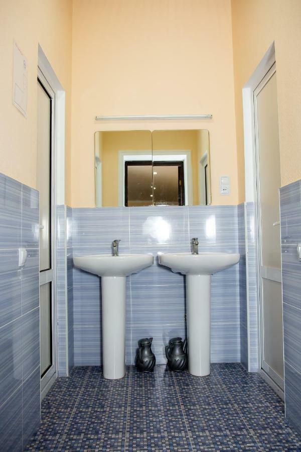 Hostel Bukhara Gold Tasjkent Exteriör bild