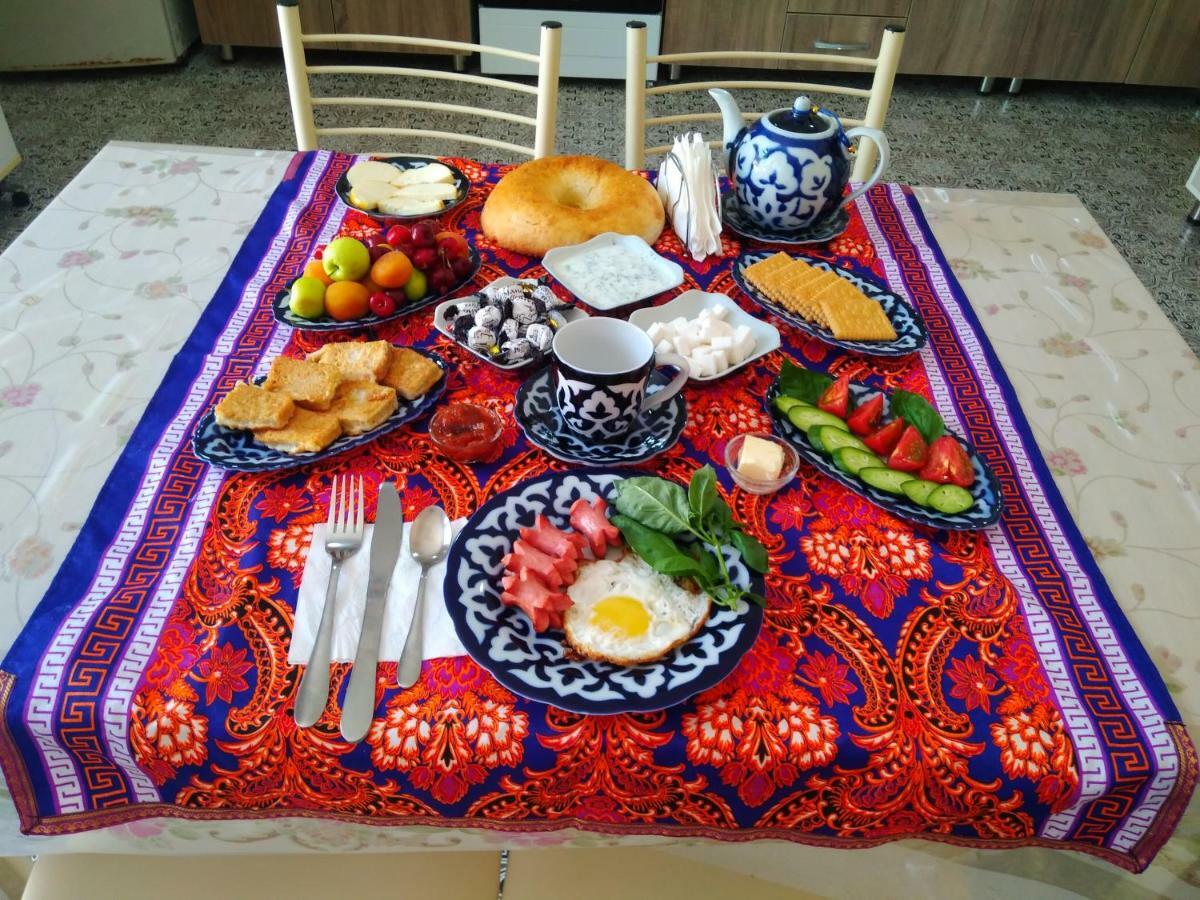 Hostel Bukhara Gold Tasjkent Exteriör bild
